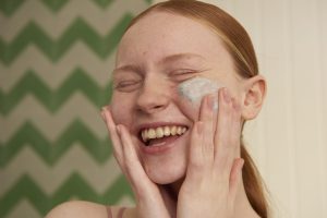 Tea Tree 3-në-1 Larës, Scrub, Maskë